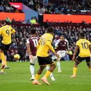 Aston Villa 1-0 Wolves: Kamara Rocket Fires Villa Back Into Top Four