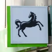 Lloyds Bank Offers £250 Cash Bonus in New Refer a Friend Deal