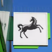 Lloyds Bank Pays £200 to New Customers in Switching Offer