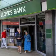 Savings Alert: NatWest, Lloyds & Barclays Customers Urged to Switch Now