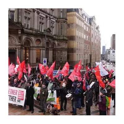 Birmingham bin strike row erupts over £600 agency 'bonus' offer