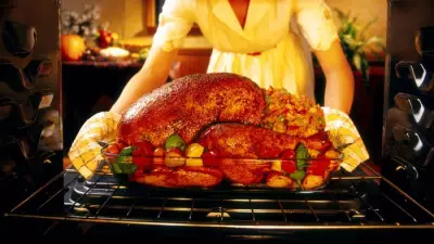 Chefs Reveal the Perfect Foil Strategy for a Juicy, Crispy Christmas Turkey