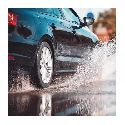 Drivers risk £100 fine and 9 points for splashing pedestrians in rain