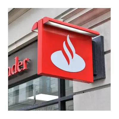 Santander Warns of Christmas Scam Surge as Average Loss Hits £2,325