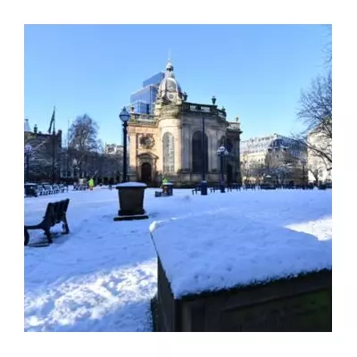 UK Braces for 2cm of Snow as New Year Flurries Forecast for England