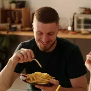 Doctor's Warning: Feeling Hungry After Eating Could Signal Fibre Deficiency