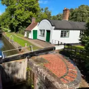Lowsonford: A Cosy Christmas Pub with Award-Winning Pies Near Birmingham