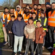 Young Birmingham Muslims Plant 800 Trees & Serve 500 Meals in Winter Campaign
