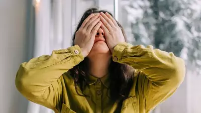 Beat Winter Blues: 90% Affected by Low Sunlight, Expert Tips & Light Therapy