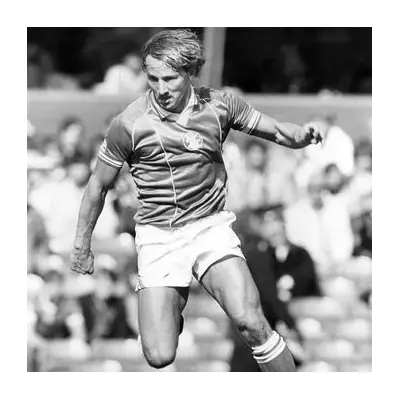 Birmingham City mourn death of 'cult hero' Robert Hopkins aged 64