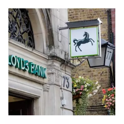 House Prices Fall £1,789 in December, Average Now £297,755