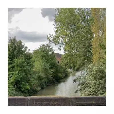 Man in his 70s dies after being pulled from Grand Union Canal in Warwick