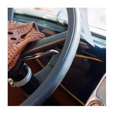 Winter Gloves Could Land UK Drivers a £1,000 Fine and Penalty Points