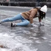 Dudley Grit Bin Cuts Linked to Surge in Winter Slip Injuries at Hospital