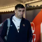 Emi Martinez calf injury confirmed by Unai Emery after Aston Villa substitution
