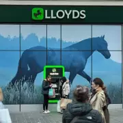 Lloyds Bank Offers £250 Cash to Switch Accounts by February 3