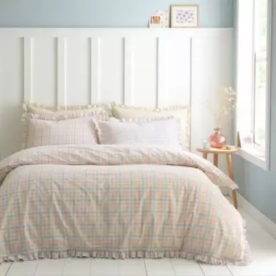 Dunelm's 'Pretty' £24 Gingham Bedding Brightens Bedrooms for Spring