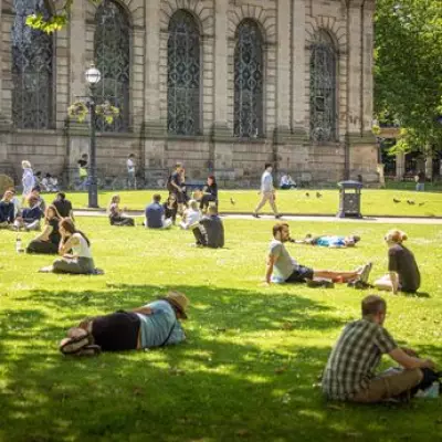 Met Office Forecasts Above-Average March Temperatures with 17C Heatwave