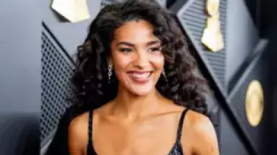 Olivia Dean: Age, Family, Boyfriend, and Rise to Fame Explained