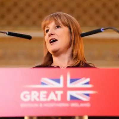 UK Economy Records Sluggish 0.1% Growth in Q4 2025, Missing Forecasts