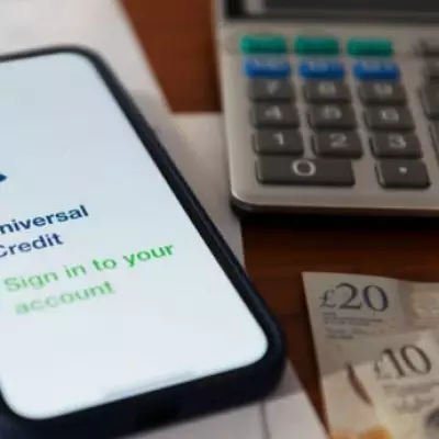 Universal Credit Claimant Faces Repayment After Unreported Month-Long Holiday