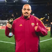 Cassano Urges Perspective on Malen's Roma Form Amid Villa Transfer Debate