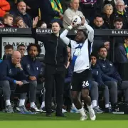 Chris Davies Analyzes Birmingham City's Play-Off Hopes with Confidence