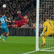 Donyell Malen Responds to Van Basten and Vialli Comparisons After Roma Impact