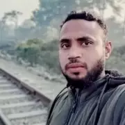 Rickshaw Driver Killed by Train While Taking Selfie on Railway Tracks in Bangladesh