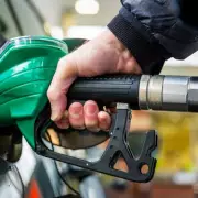 UK Drivers Advised to Half-Fill Fuel Tanks Ahead of Forecast Snow Disruption