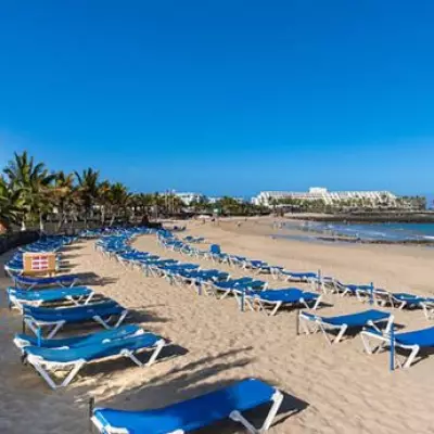 Lanzarote Issues Health Alert: UK Tourists Warned to Stay Indoors Due to Calima