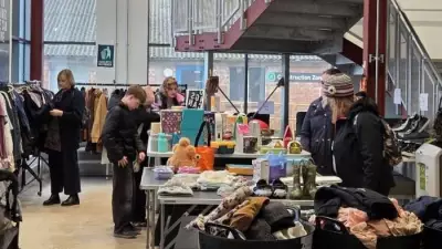 Oaklands College Pop-Up Shop Raises £2,500 for Homeless Charity