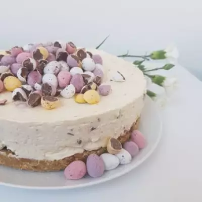 Simple No-Bake Easter Cheesecake Recipe with Just 7 Ingredients