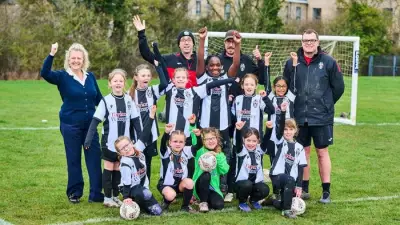 Tattenhoe Youth U9s Lionesses Score New Kits Thanks to Taylor Wimpey Sponsorship