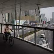 Foreign Office Urges UK Tourists in Dubai to Stockpile Essential Items