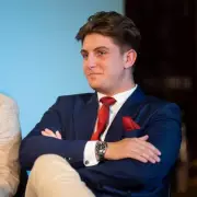 Warwickshire's Youngest Council Leader Faces No Confidence Vote Over Conduct