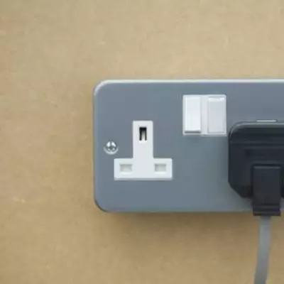 Energy expert warns vampire devices add £140 to bills for major suppliers