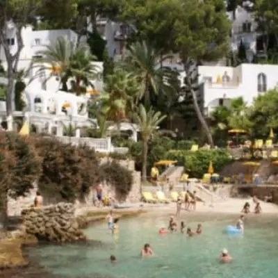 Majorca Tourism Faces Uncertainty as Hotel Bookings Drop Amid Global Tensions