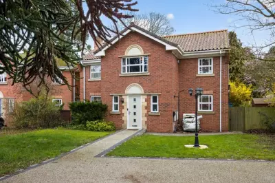 Suburban Home with Private Island Listed for £665k Near Melton Mowbray