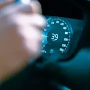 Driving Expert Reveals 'Speed Window' That Slashes Fuel Costs by 15%