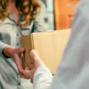 Neighbour Turns Woman Into Unwanted Parcel Concierge, Sparking Community Advice