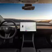 Survey: Nearly Half of UK Drivers Find Touchscreen Dashboards Distracting