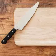 Vinted Warns Users: Selling Knives or Fakes Could Get Account Banned