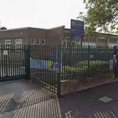 Birmingham Primary School Named Among Top 10 in England Despite Nearby Poverty