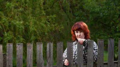 Check Low-Cost Land Registry Docs to Avoid Fence Disputes