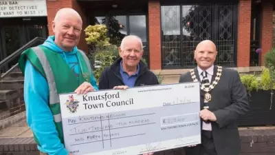 Former Knutsford Mayor Donates £2,240 Each to Two Charities