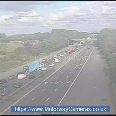M6 Closed Both Ways After Lorry Overturns Near Rugby Junction
