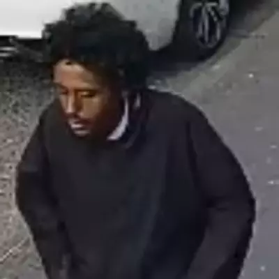 Police Hunt Knifeman Who Made Threats in Birmingham Street