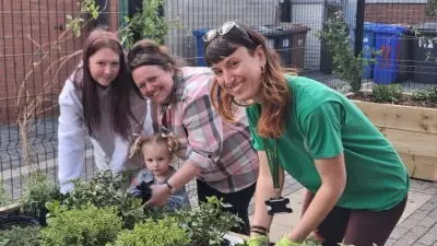 Tameside Neighbours Transform Neglected Alleys into Green Spaces