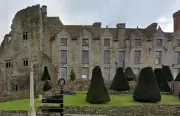 6 Reasons to Visit Stunning Town Perfect for Book Lovers